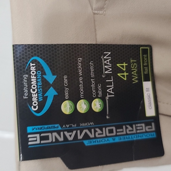 NWT Roundtree & Yorke Mens Shorts Tan Flat Front Pockets Sz 44 Tall - Picture 2 of 8